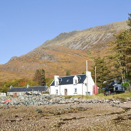 Shore Cottage Arnisdale Экстерьер фото