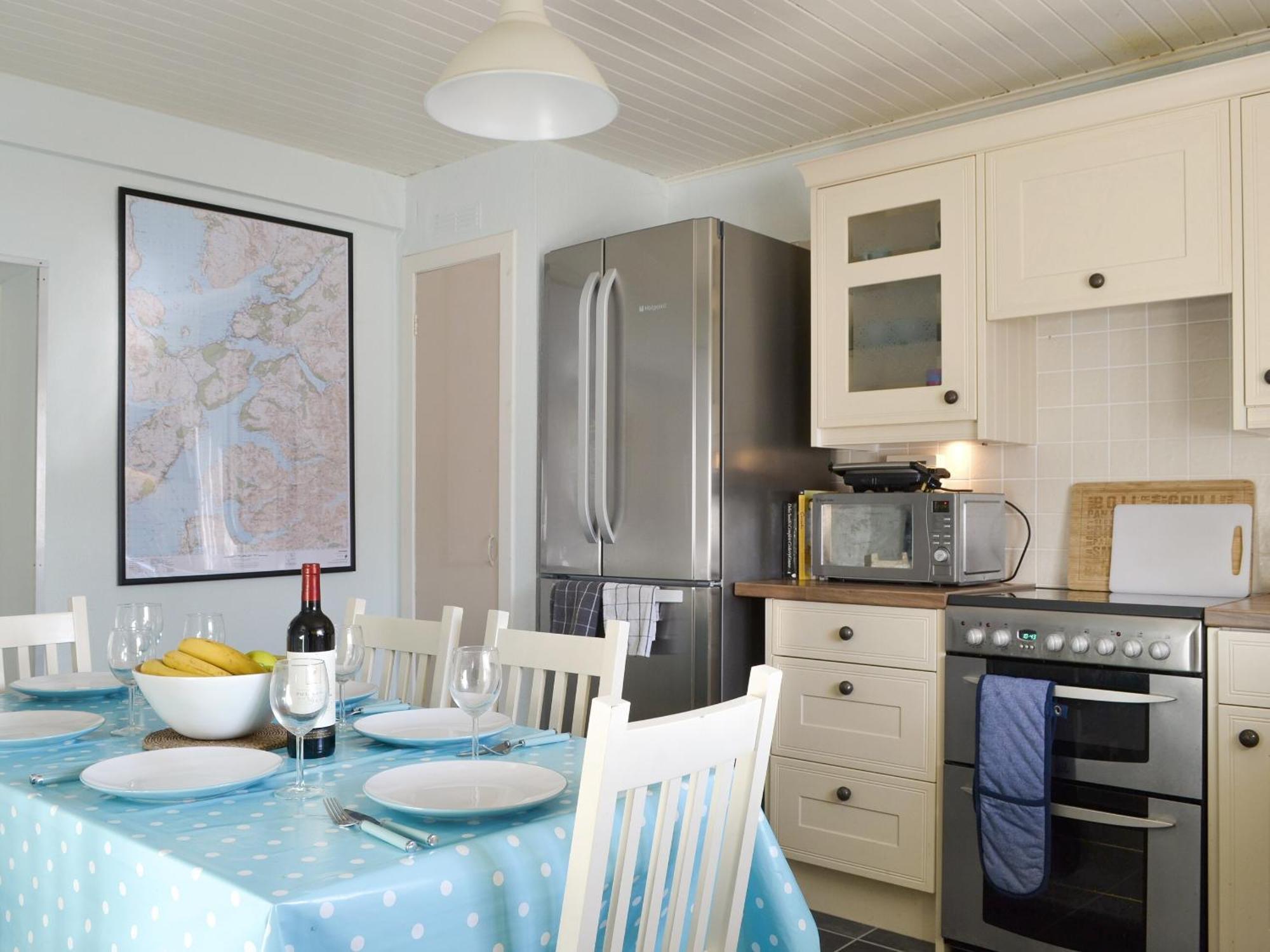 Shore Cottage Arnisdale Экстерьер фото