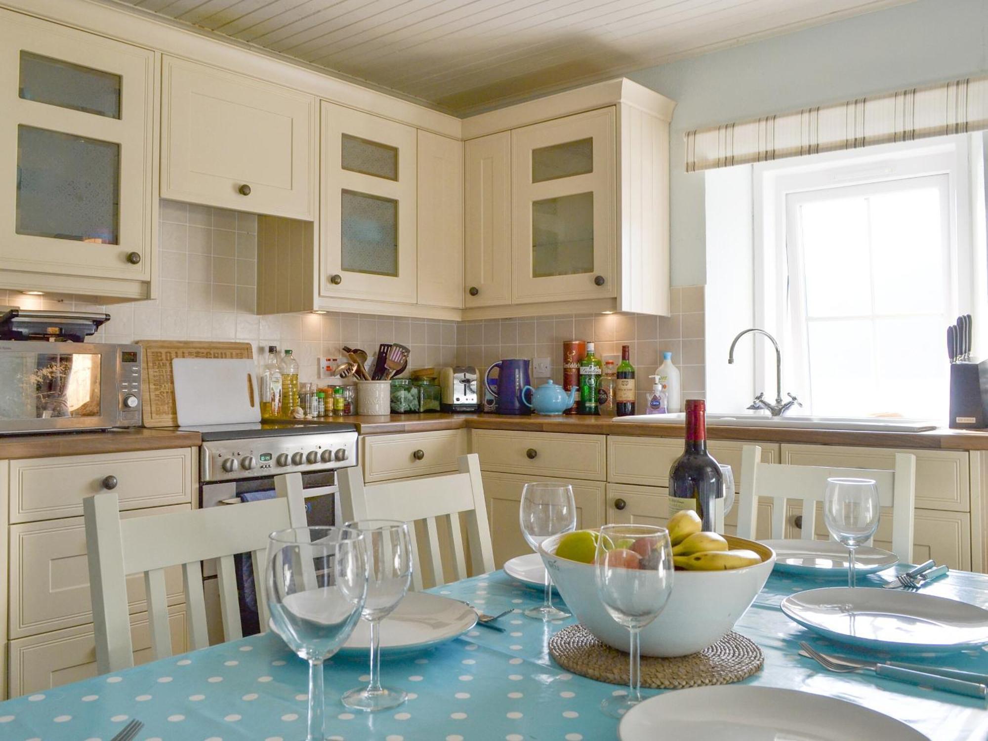 Shore Cottage Arnisdale Экстерьер фото